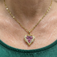 Collar de Corazón Rosa Angel Embrace | Oro
