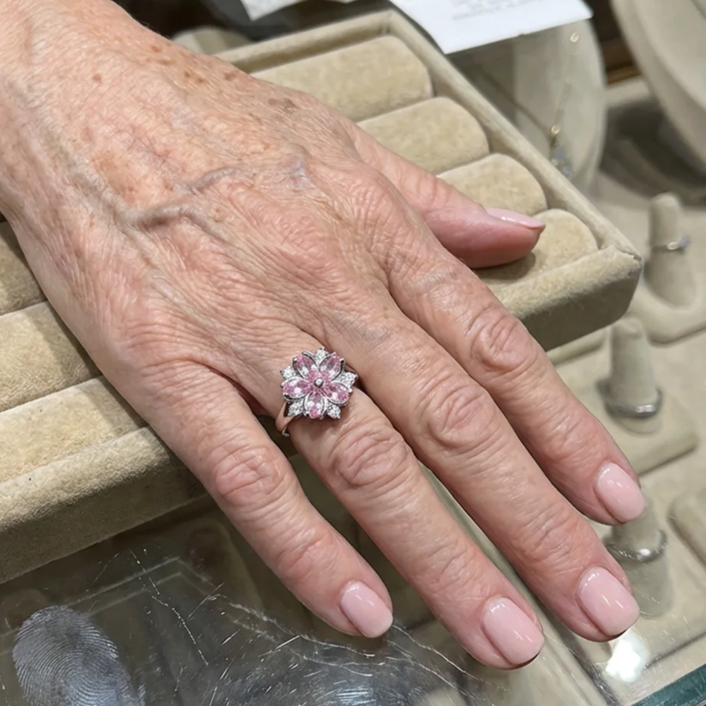 Anillo Flor de Cerezo | Oro Blanco