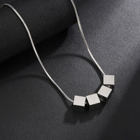 Collar Cube Line Zaylen | Oro Blanco