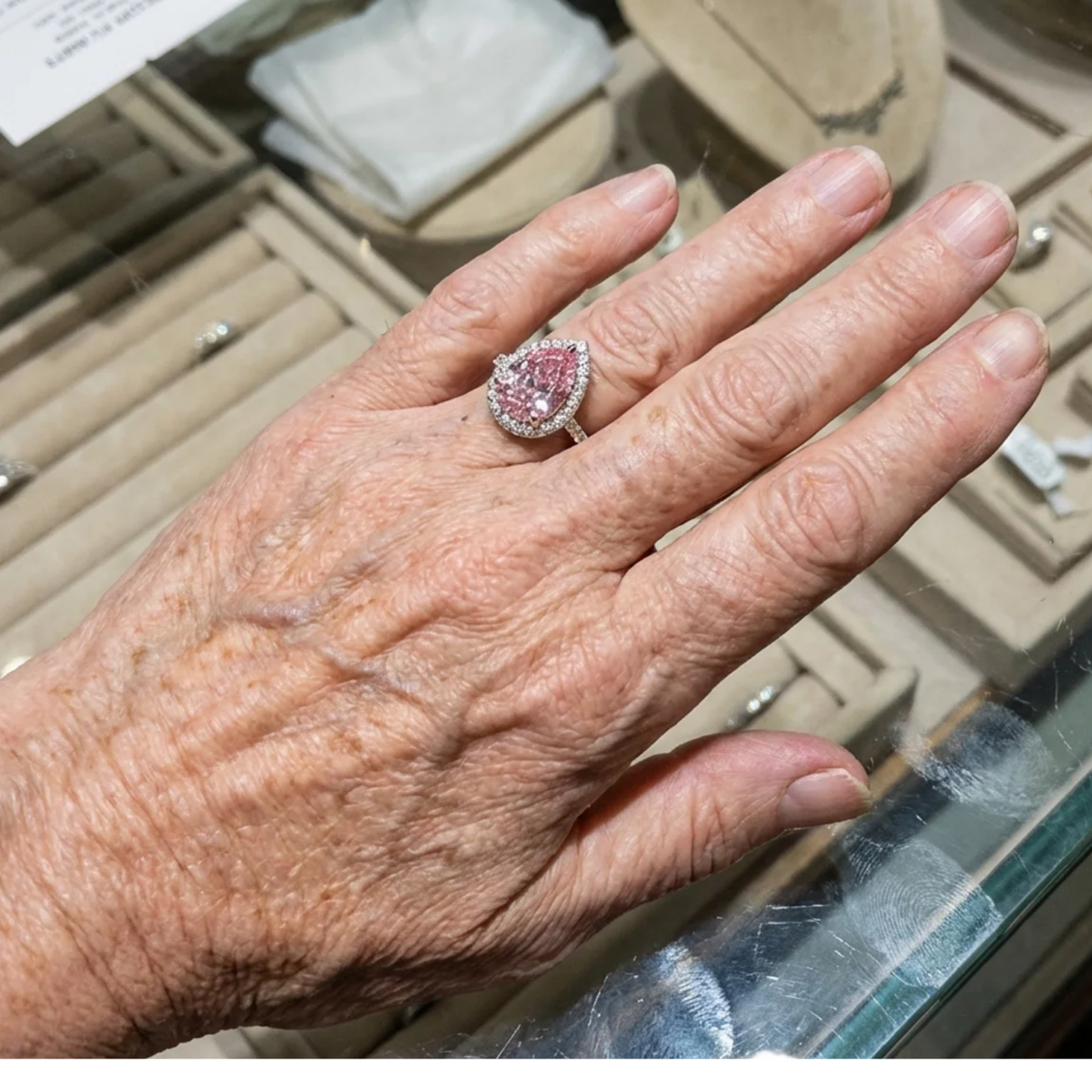 Anillo Lágrima de Zafiro Rosa | Oro Blanco