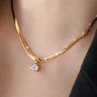 Collar con Dije de Strass Elegante | Oro