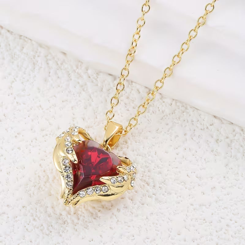 Collar de Corazón de Rubí Angel Embrace | Oro
