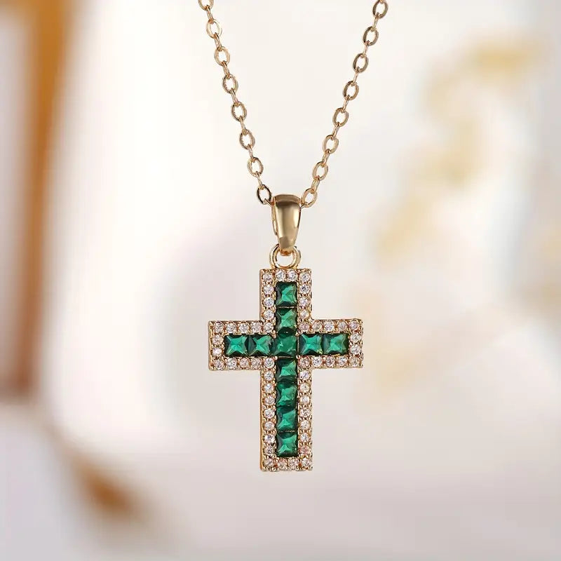 Solene Collar con Dije de Cruz de Esmeralda | Oro