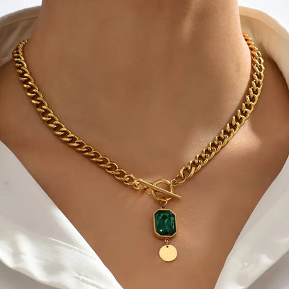 Collar con Dije de Esmeralda de Cadena Gruesa | Oro