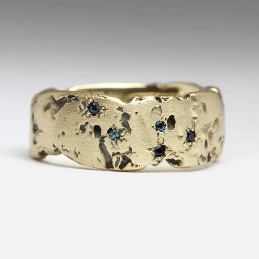 Anillo de Cristal Azul Incrustado Forjado Dorado Antiguo | Oro