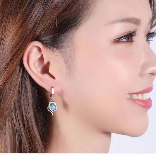 Aretes Colgantes Corazón Eclipse | Oro Blanco