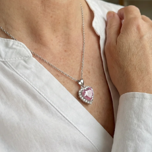 Collar Pink Heart Radiance | Oro Blanco