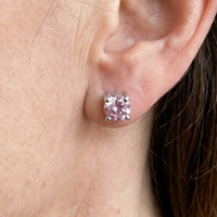 Aretes Stud Redondos de Zafiro Rosa | Oro Blanco