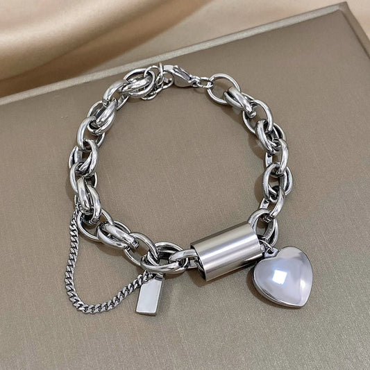 Pulsera Gruesa de Corazón | Oro Blanco