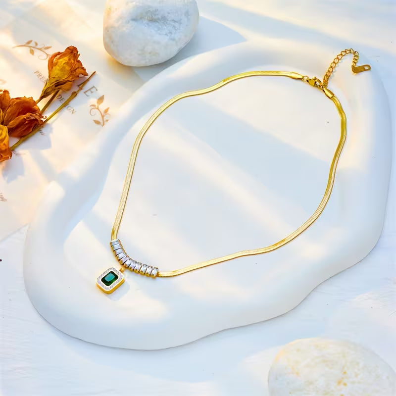 Regalia Prism Collar de Esmeralda | Oro