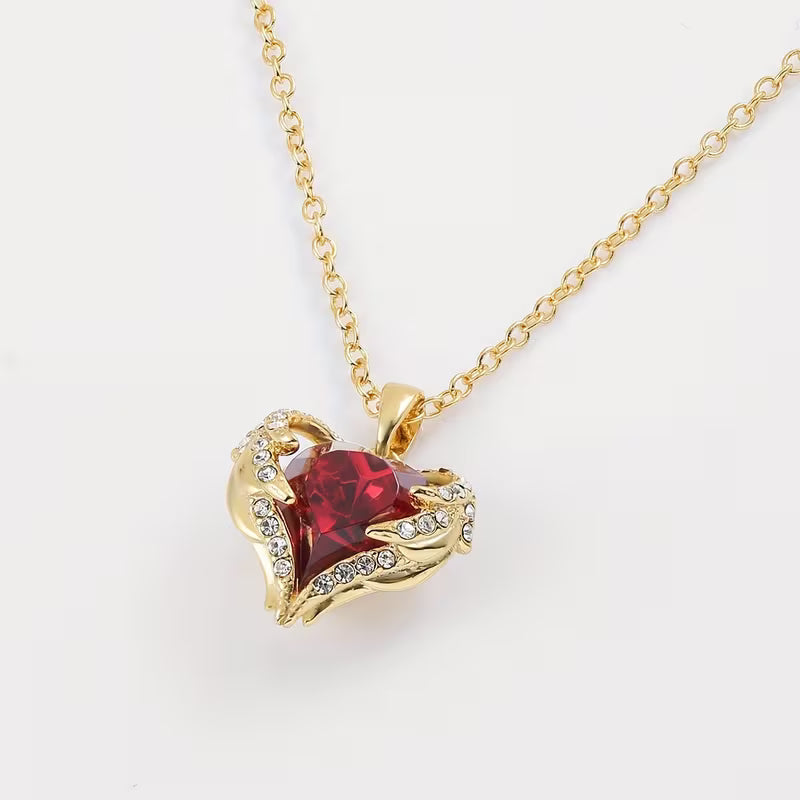 Collar de Corazón de Rubí Angel Embrace | Oro